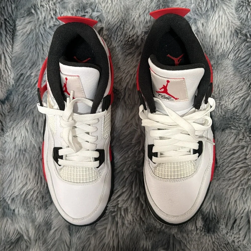 Jordan’s BRAND NEW SIZE 7Y